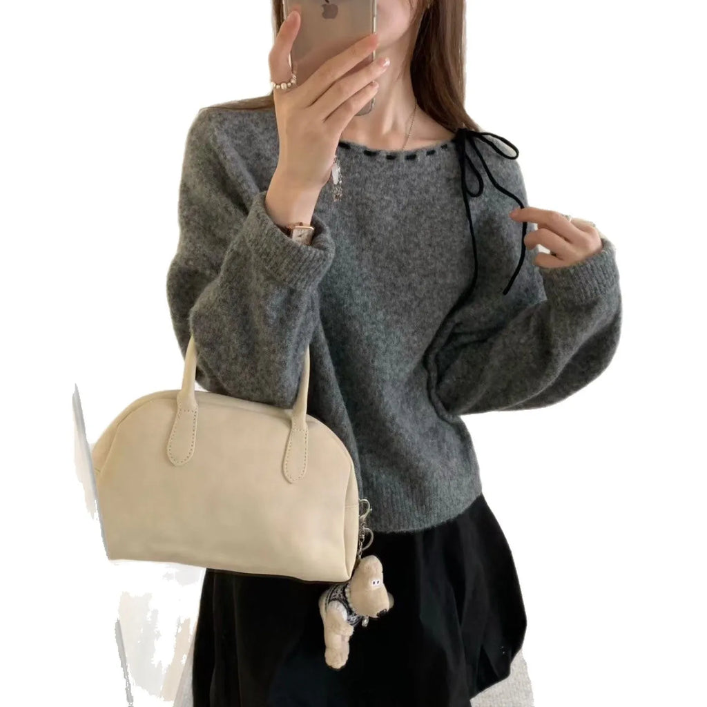 Grey loose-fitting V-neck women's knitwear pullover sweater
