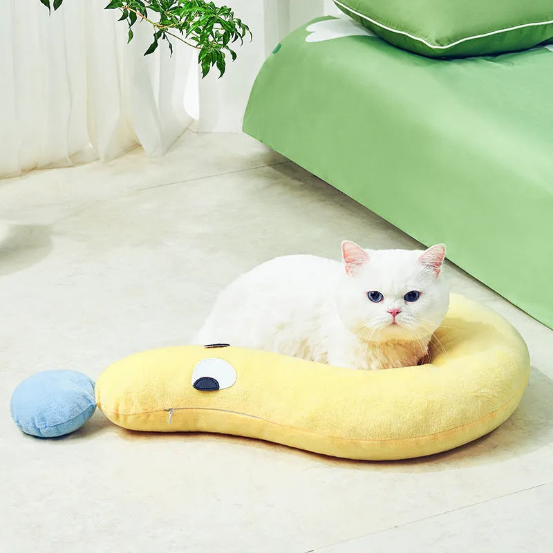 Rectangular blue pet sleeping mat measuring 62cm by 39cm for cats and dogs