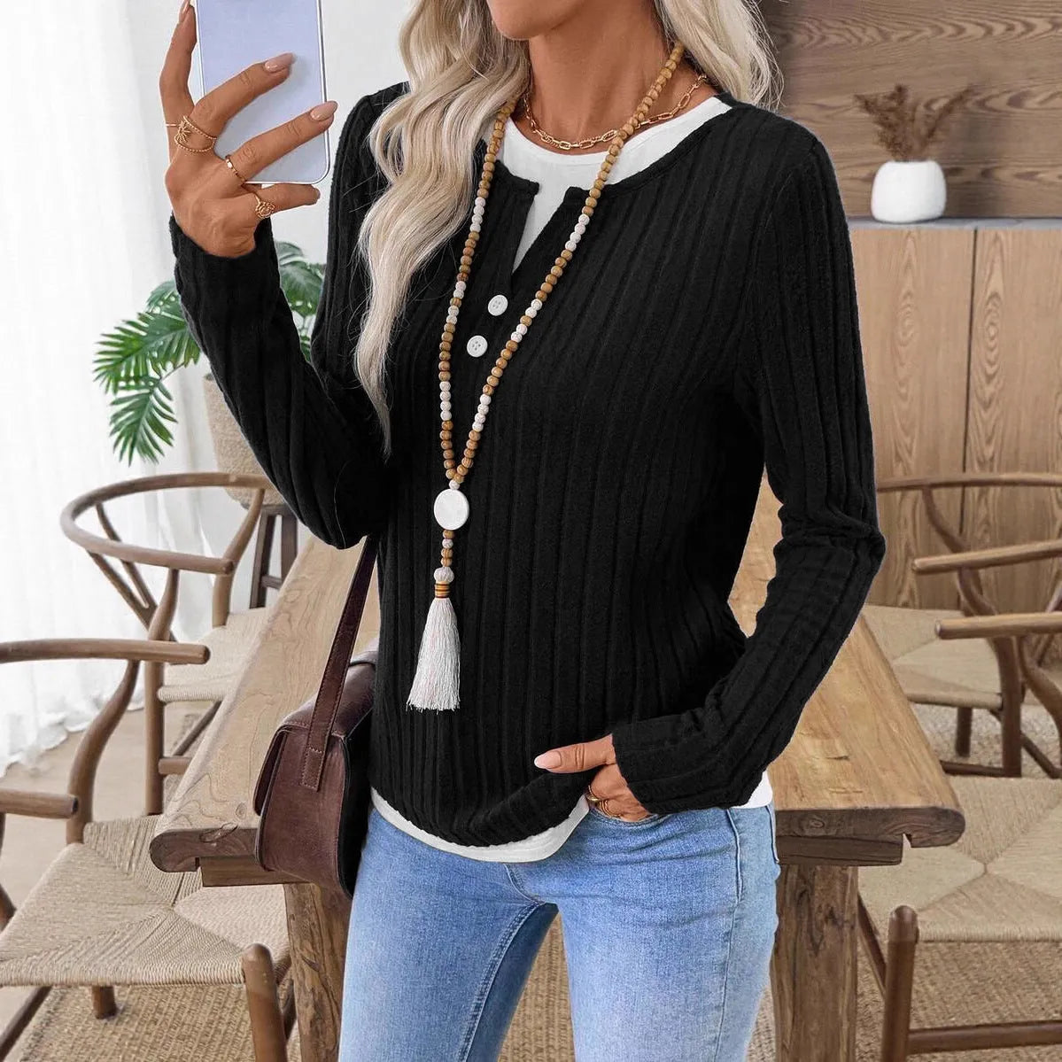 Women's fake two-piece round neck pullover sweater with concave stripe pattern in street fashion style
