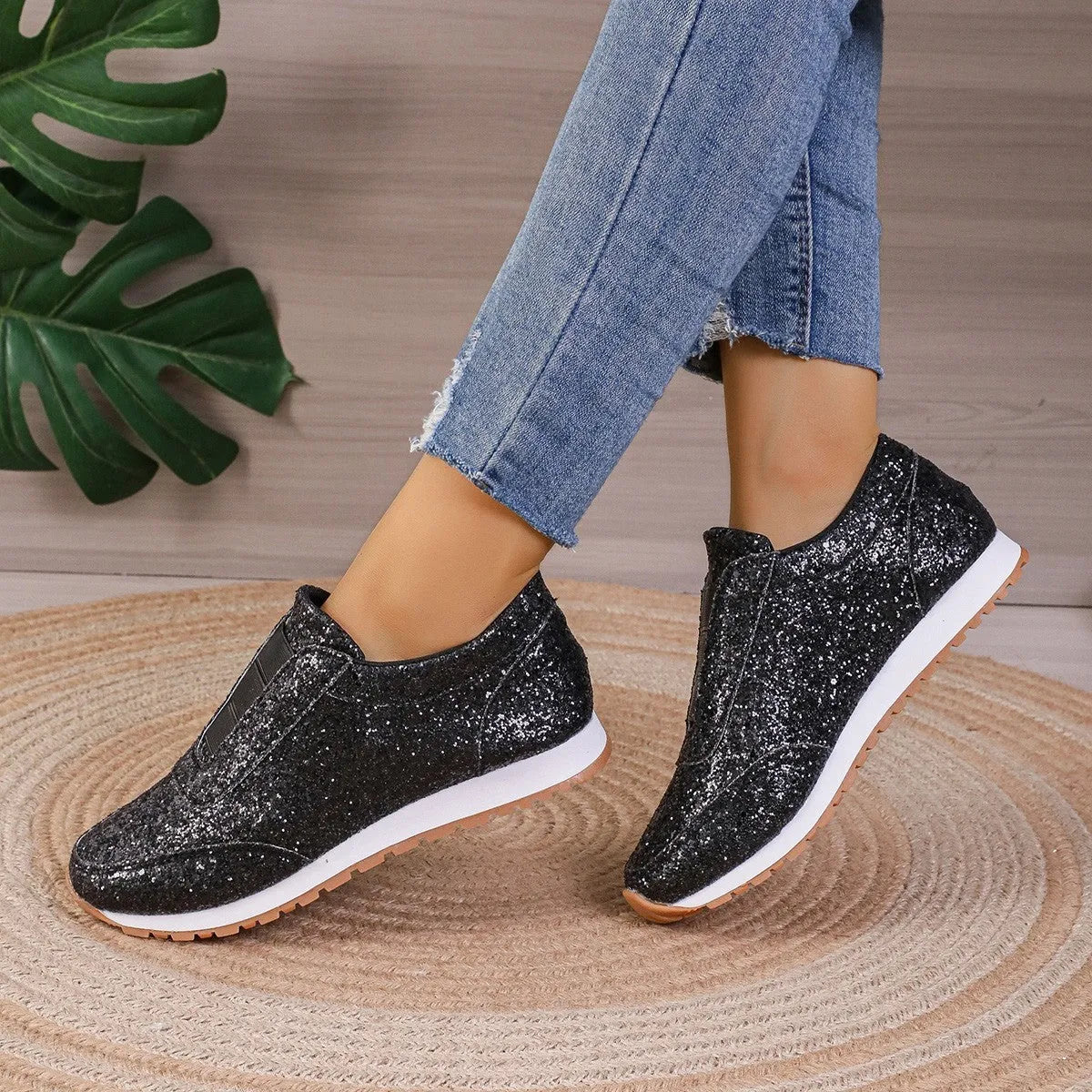 Gold silver sequined slip-on flat shoes with round toe and rubber sole