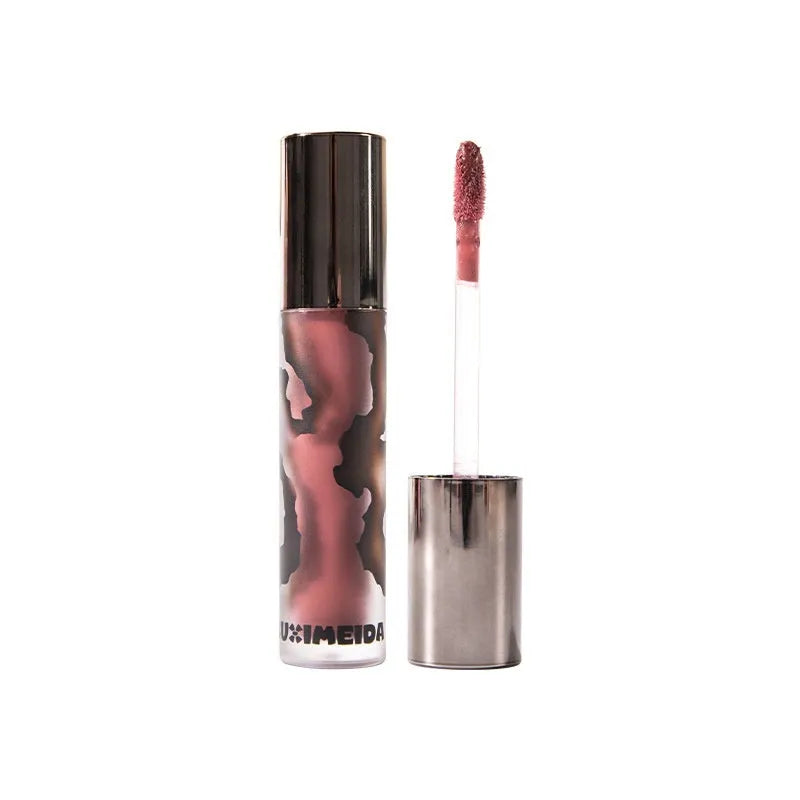 Matte lip mud lipstick in five colour shades with no stain on cup formula, 3.2g net content.