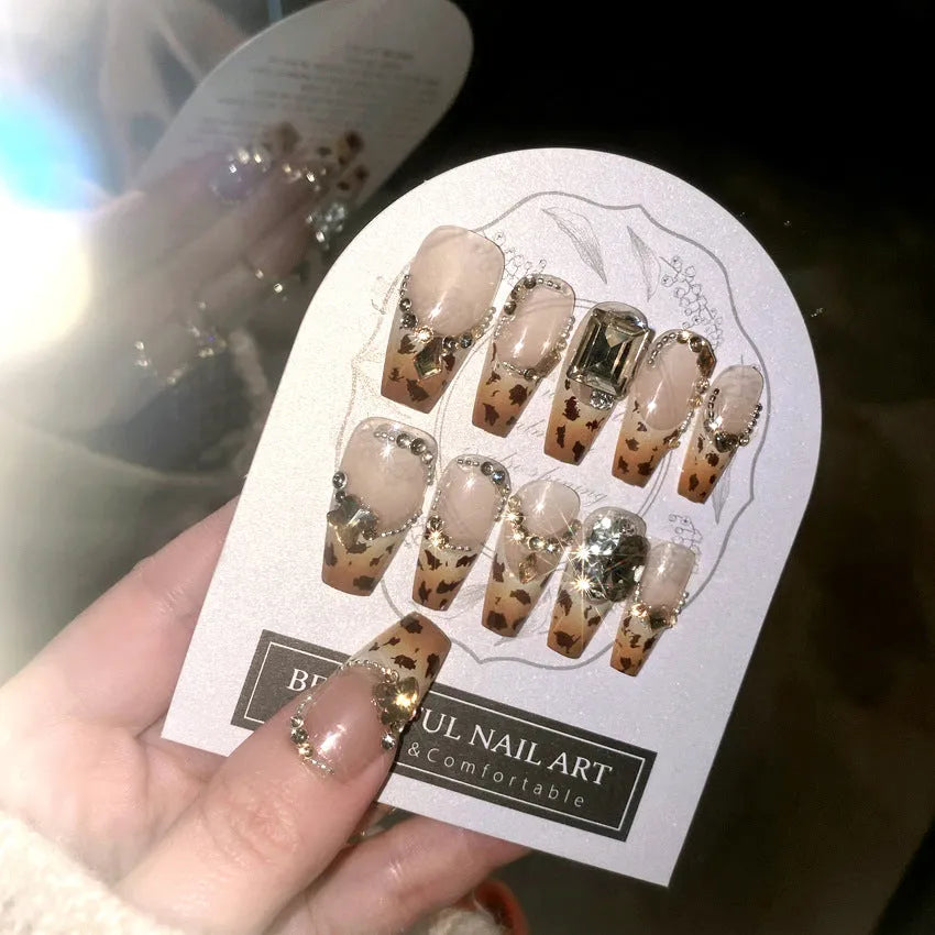 Leopard print stud set for ladies with nail-finished flash texture on plastic armour