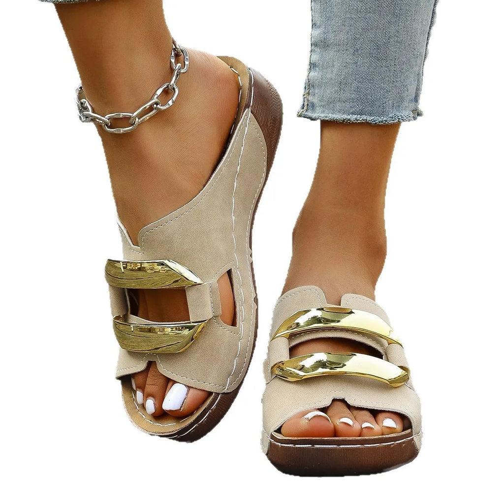 Roman style platform sandals in black, flat heel, breathable casual flip-flops