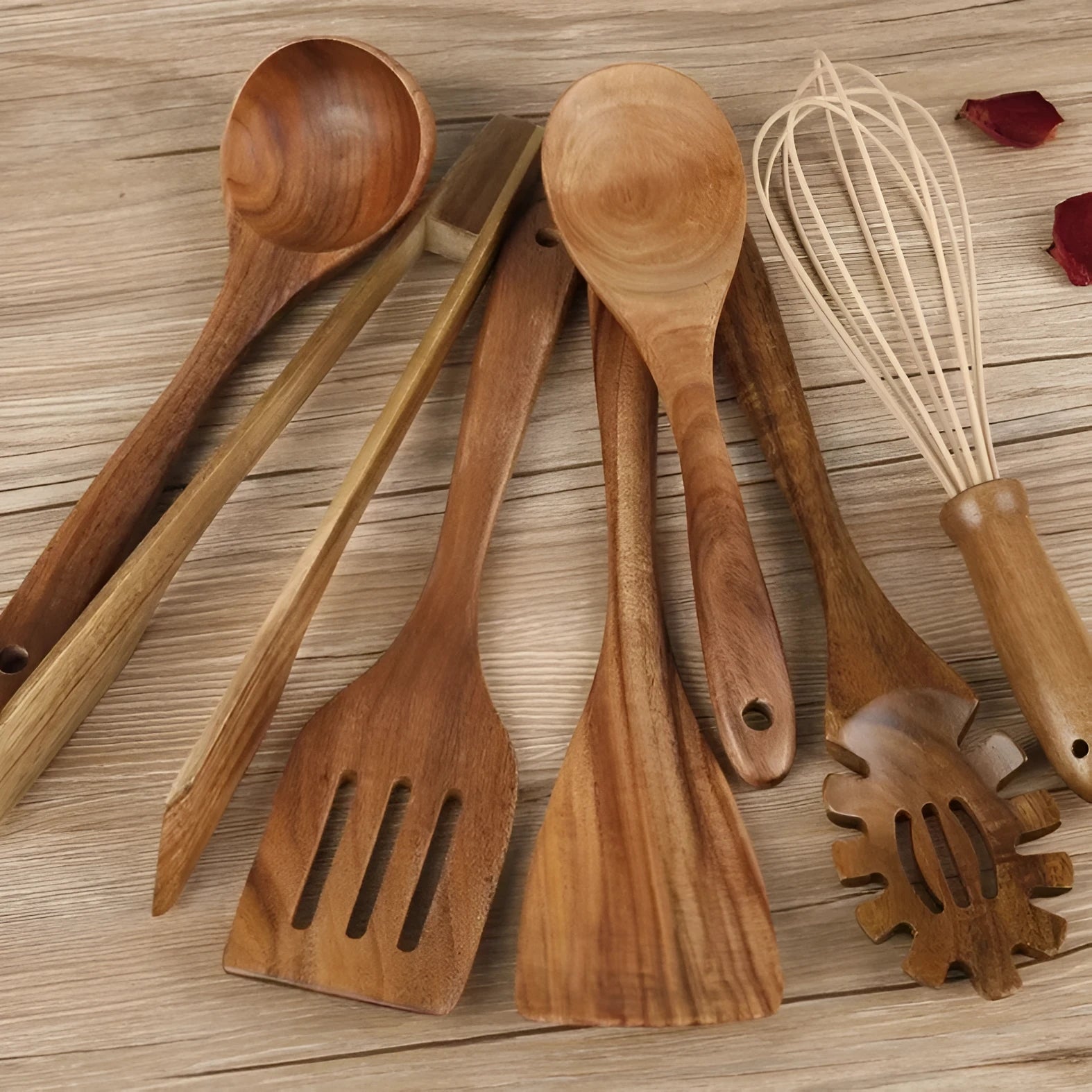 7-piece wooden cooking utensil set with spoons and shovels for non-stick pans