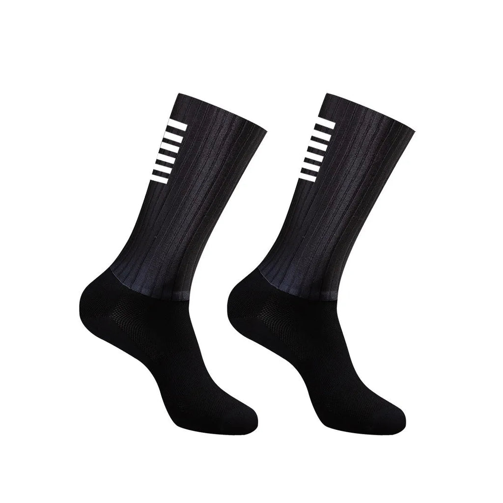 Breathable chemical fibre blend cycling socks in six colours for outdoor sports.
