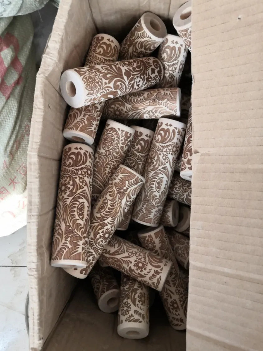 Wooden Christmas embossing rolling pin with snowflake and reindeer patterns on dough, 45x5x5cm natural wood non-stick surface