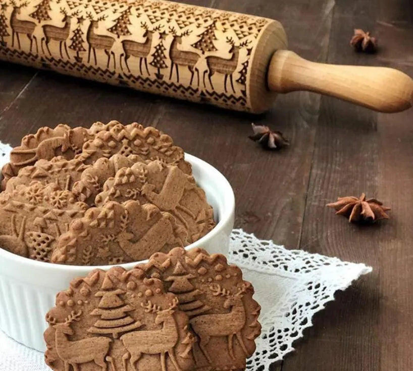 Wooden Christmas embossing rolling pin with snowflake and reindeer patterns on dough, 45x5x5cm natural wood non-stick surface