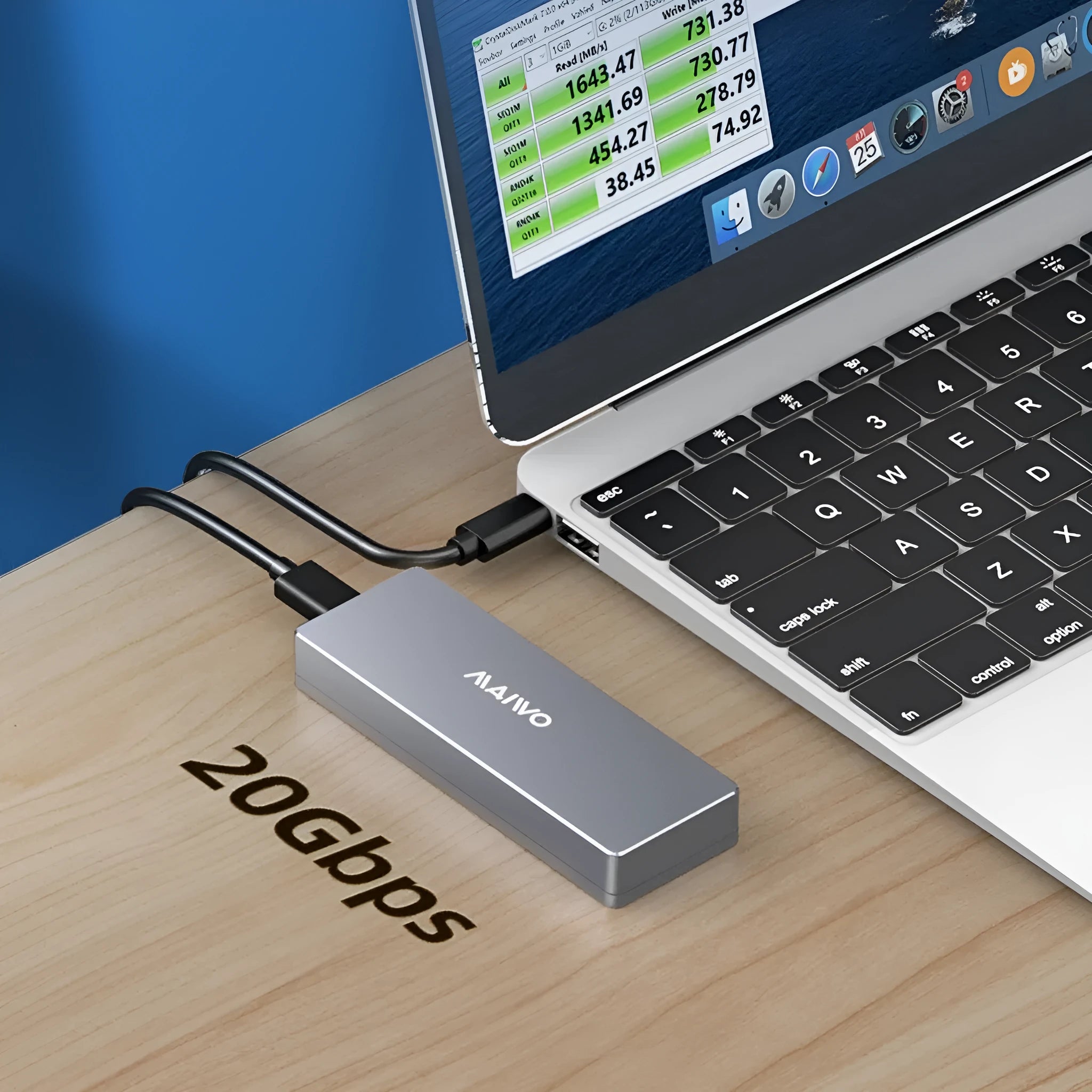 Type-C M.2 solid-state hard drive enclosure kit with aluminium case, screwdriver, screws, silicone pad, and cable.
