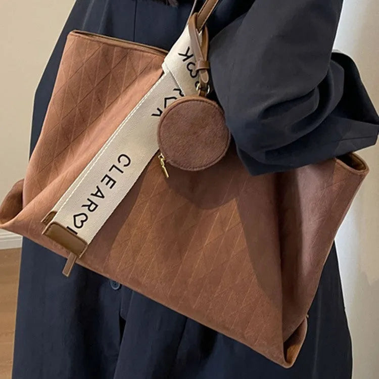 Women's casual large capacity polyester shoulder bag in horizontal square shape with zippered compartment