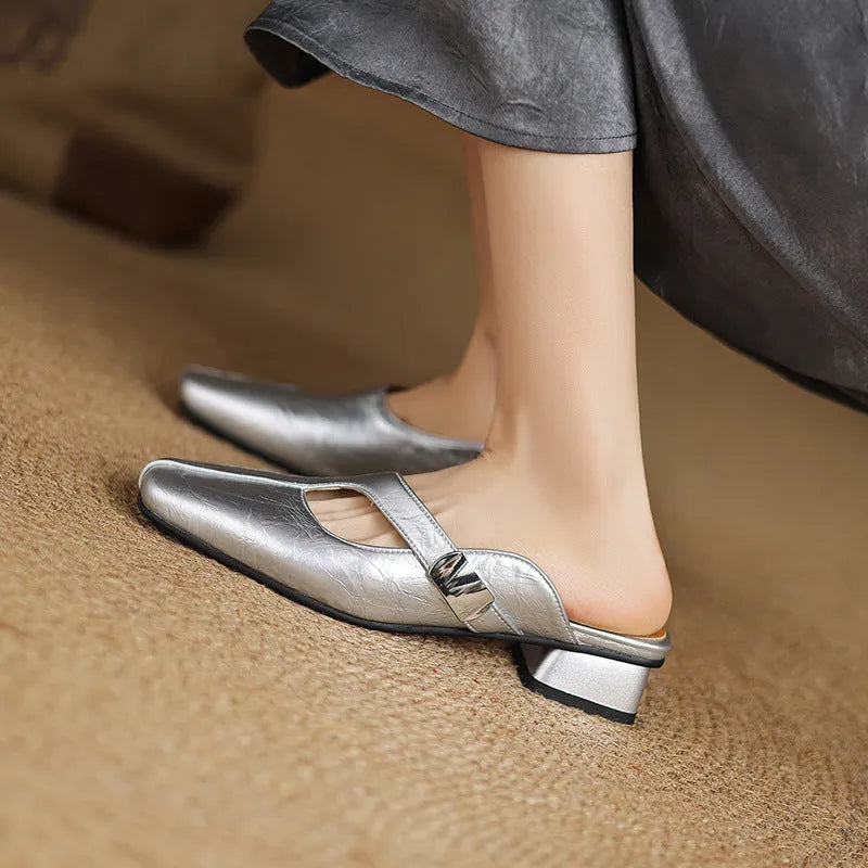 Square toe outdoor slippers with rubber soles and artificial PU uppers in black colour