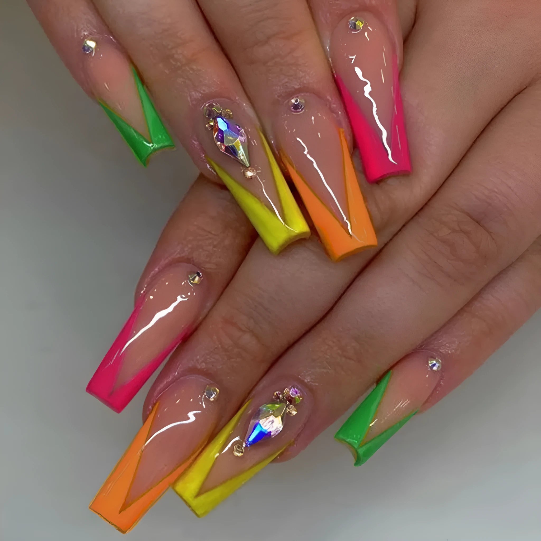 Diamond colour detachable nail tips featuring cartoon, love, and cross heart patterns with jelly glue and tools.