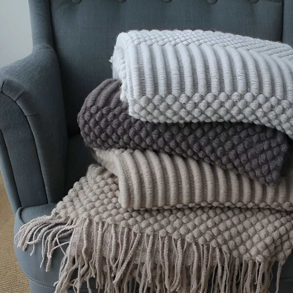 Small polyester nap blanket measuring 127x170cm in dark grey, khaki or light grey colour