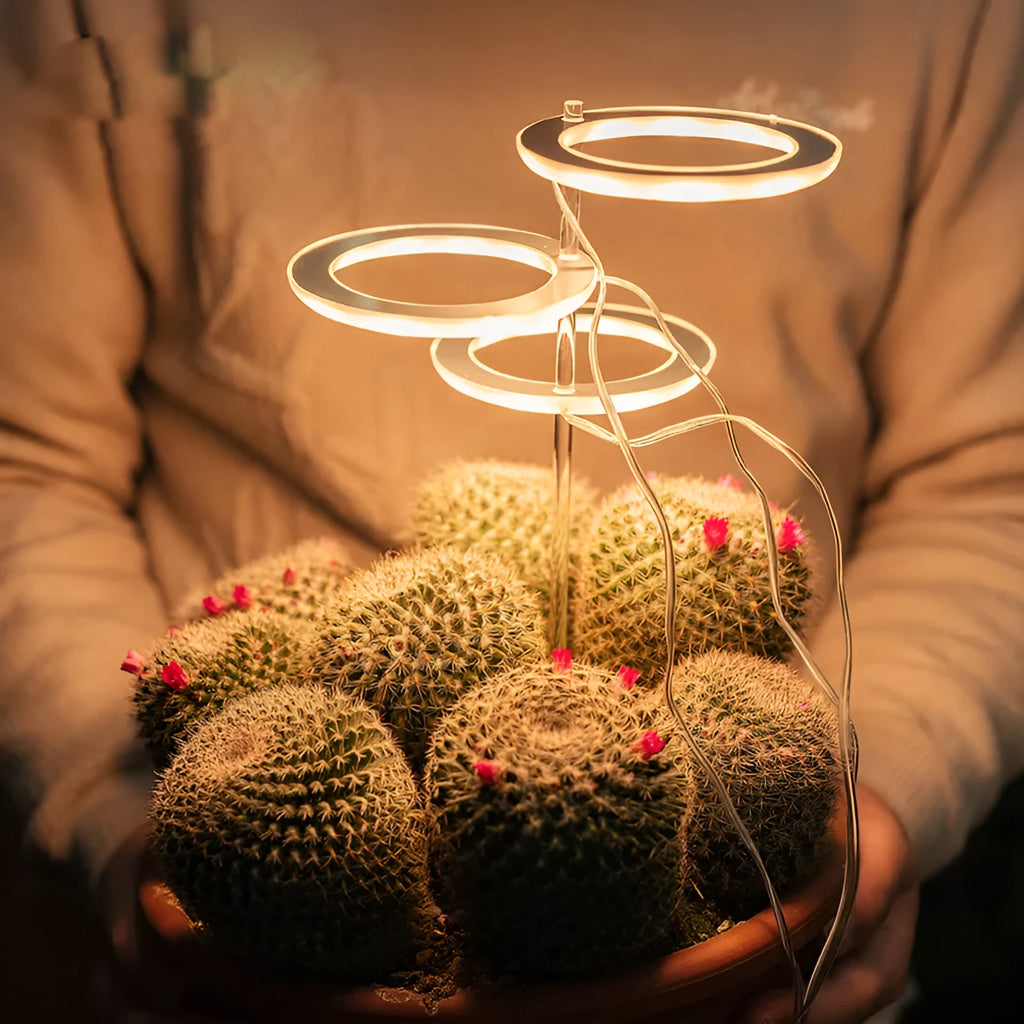 USB LED plant grow light with transparent PC and aluminium housing on a 25cm acrylic stick.
