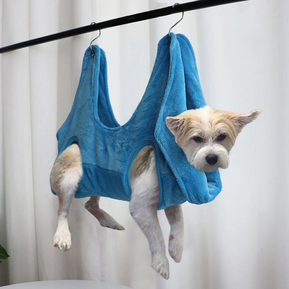 Cloth pet nest for cats and dogs in pink, available in sizes S M L measuring 25cm 30cm 35cm