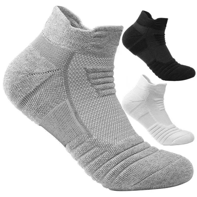 Men's cotton blend brushed sports socks in black, grey, and white, sizes 39-42 and 43-46