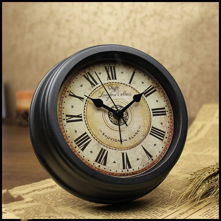 European retro style 6-inch round desk clock with silent sweep movement and battery operation