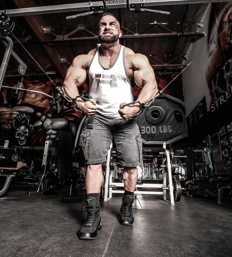White cotton sleeveless vest for men's gym training, round neck, regular fit