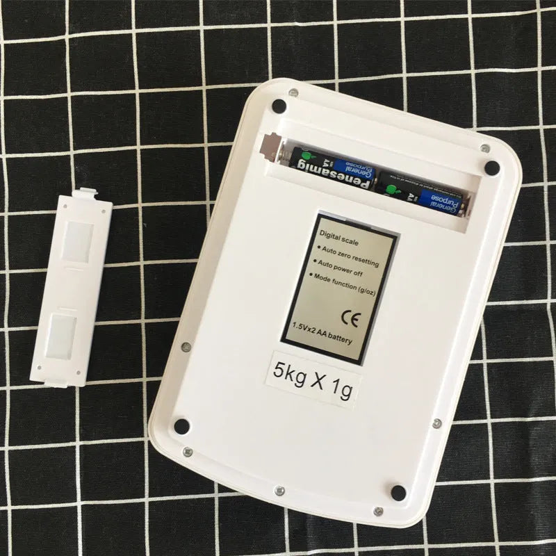 SF-400A digital kitchen scales with display showing weight measurement