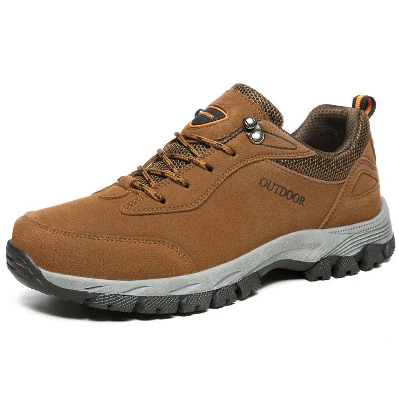 Men's army green low-top outdoor hiking shoes with viscose sole on a neutral background.