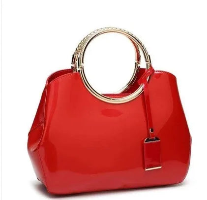 Women's 28x22cm polyester evening clutch with detachable shoulder strap in seven colour options