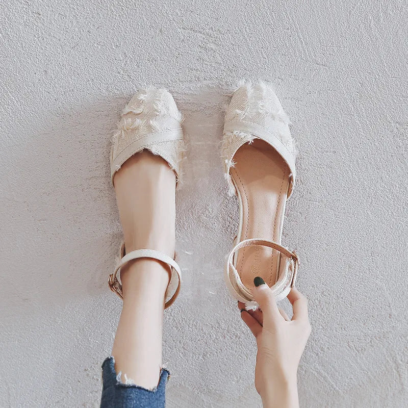Women's d'Orsay style flats with ankle strap and 3cm low heels in suede material