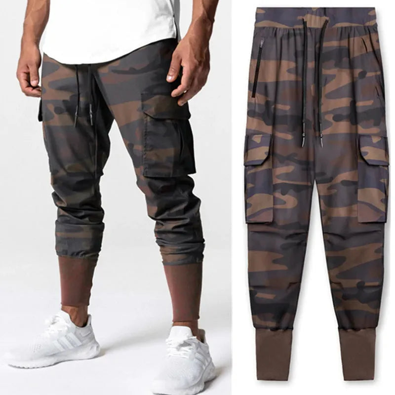 Men's camo woven fitness leggings in black camouflage, loose thin fabric for gym and running
