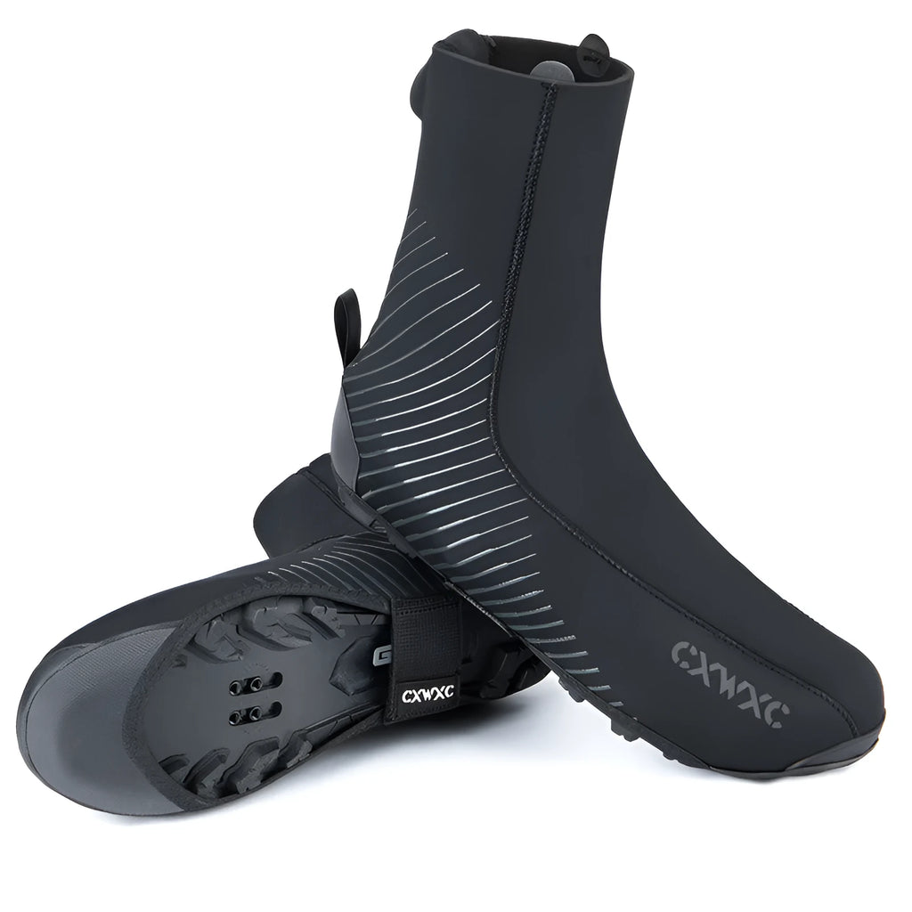 GIYO CX-204 black neoprene cycling shoe covers on a bike pedal