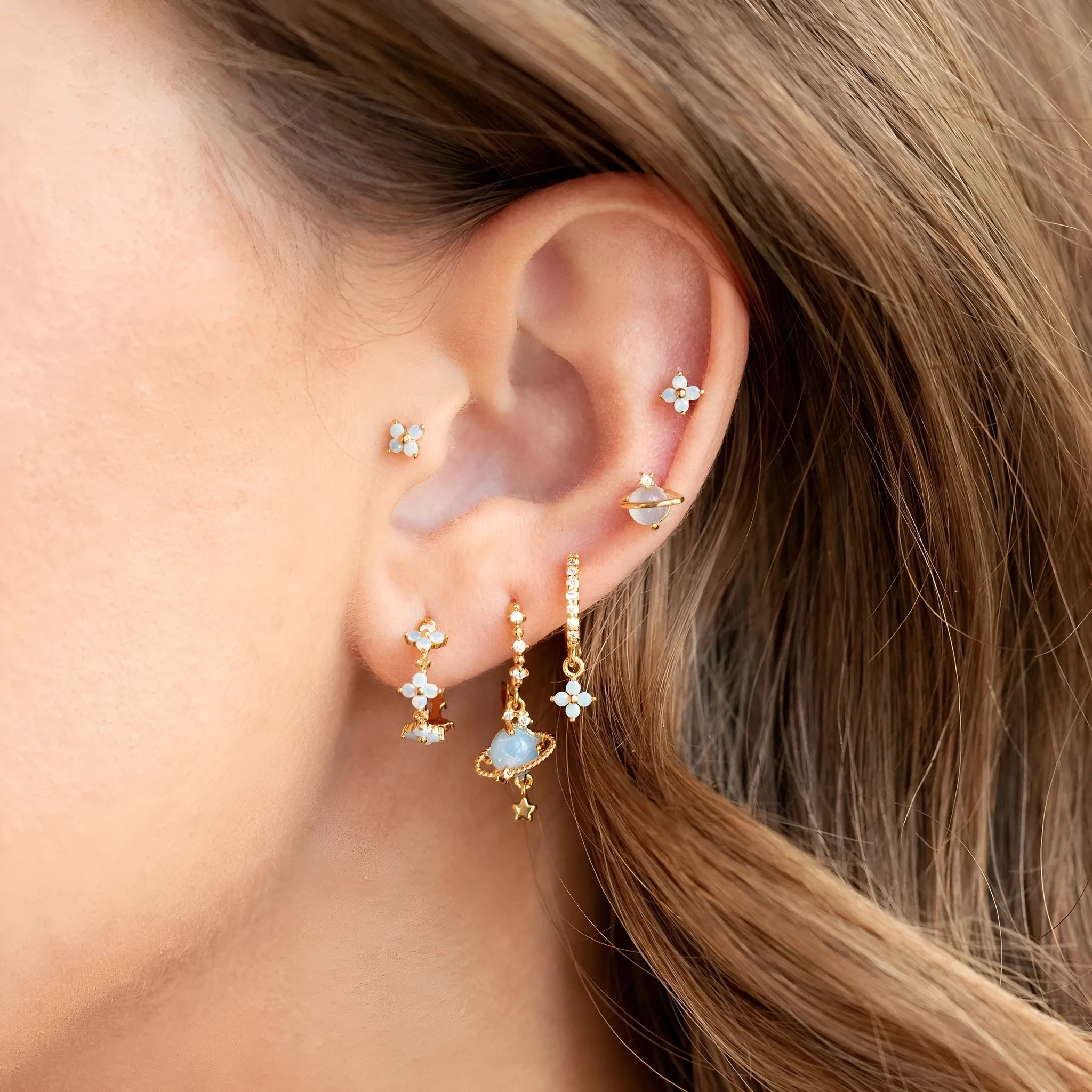 Blue zircon flower stud earrings in Japanese Korean style with gold or silver metal finish