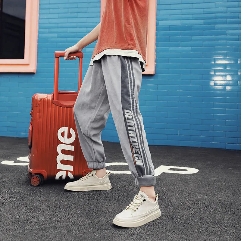 Men's Korean-style breathable canvas sneakers in beige with rubber sole and low-top design