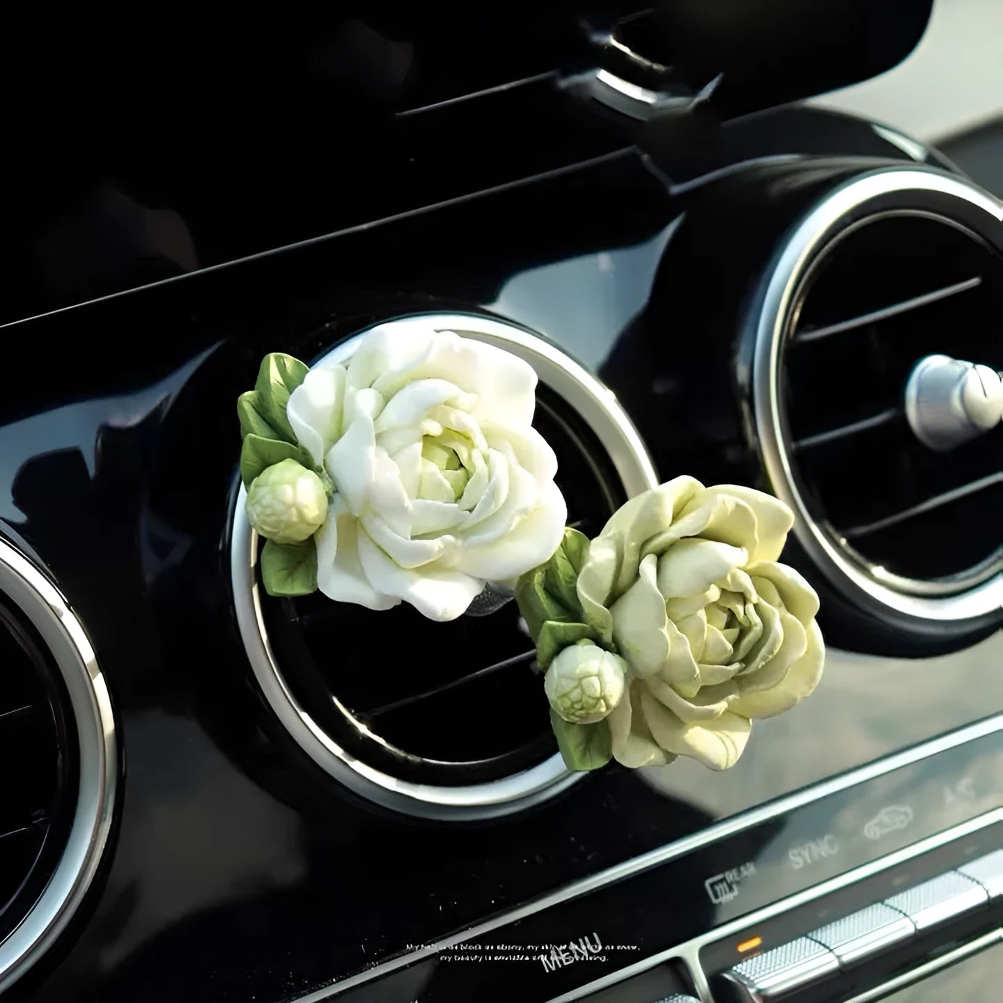 Jasmine scent solid gypsum car air vent clip diffuser measuring 5 by 4.5 centimetres.