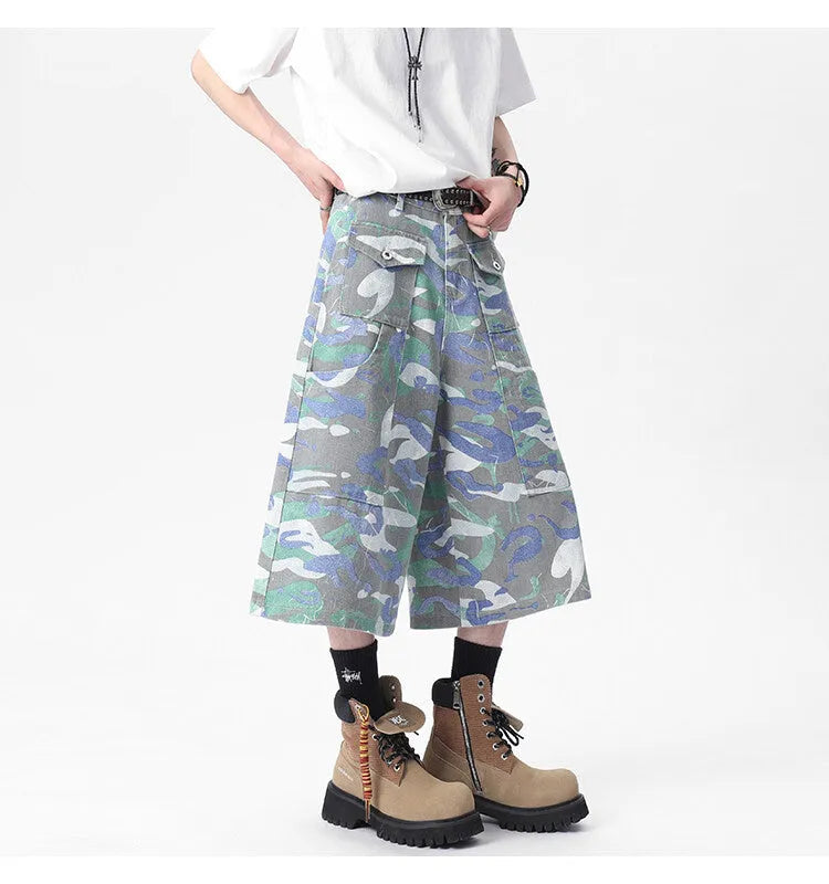 Men's camouflage colour denim cropped trousers with front pocket and zip fly closure