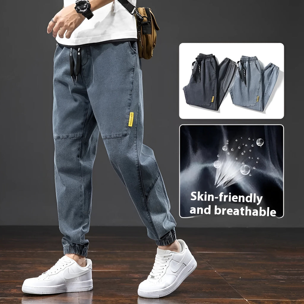 Men's loose fit straight leg cargo jeans in micro-elastic cotton fabric with non-ironing finish