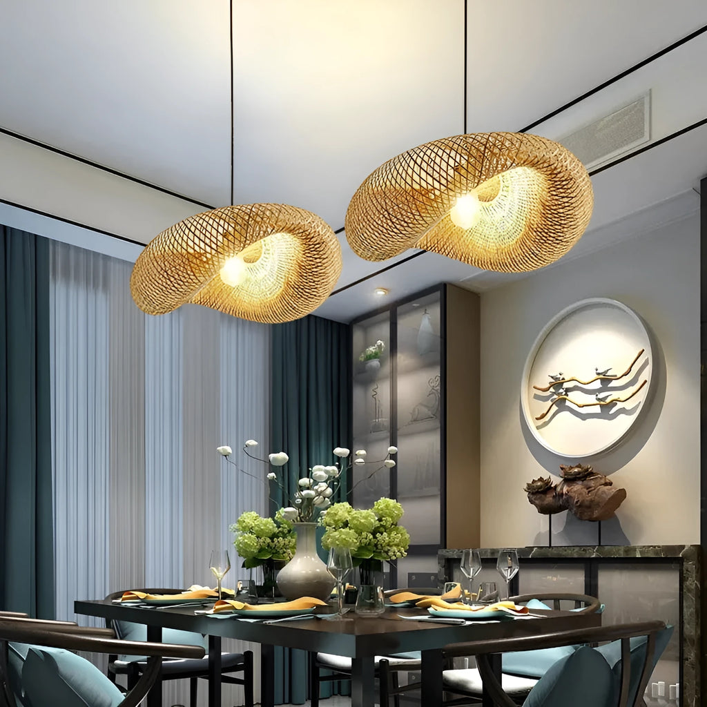 Straw hat-shaped bamboo hanging ceiling lamp with woven natural fibre texture
