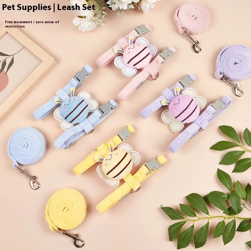 Pink adjustable cat leash with teddy bear and bee shapes on a polyester rope.