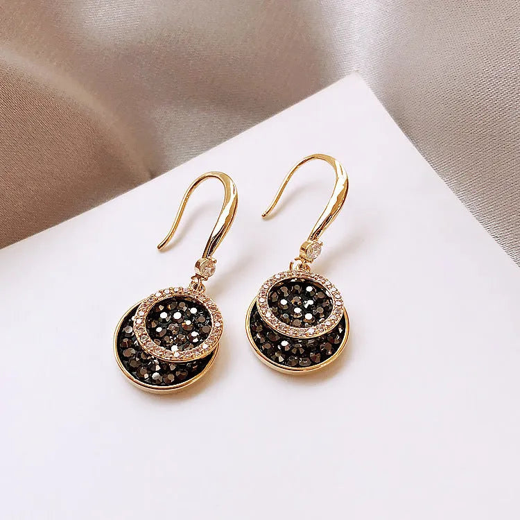 Black geometric round piece alloy earrings with 3.6cm drop length, retro Hong Kong style