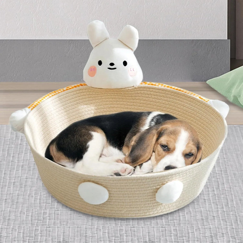 Woven cotton rope cat bed with integrated scratch board in bear design