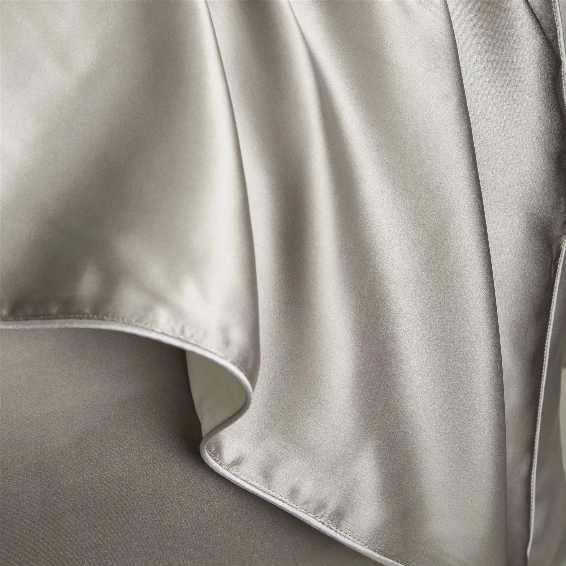 48x74cm mulberry silk single pillowcase in palace luxury style with reactive print.