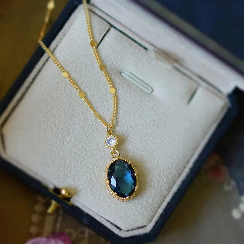 Geometric gold electroplated copper necklace with French retro design