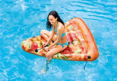 Large inflatable pizza slice float measuring 175cm x 145cm made of PVC for pool use