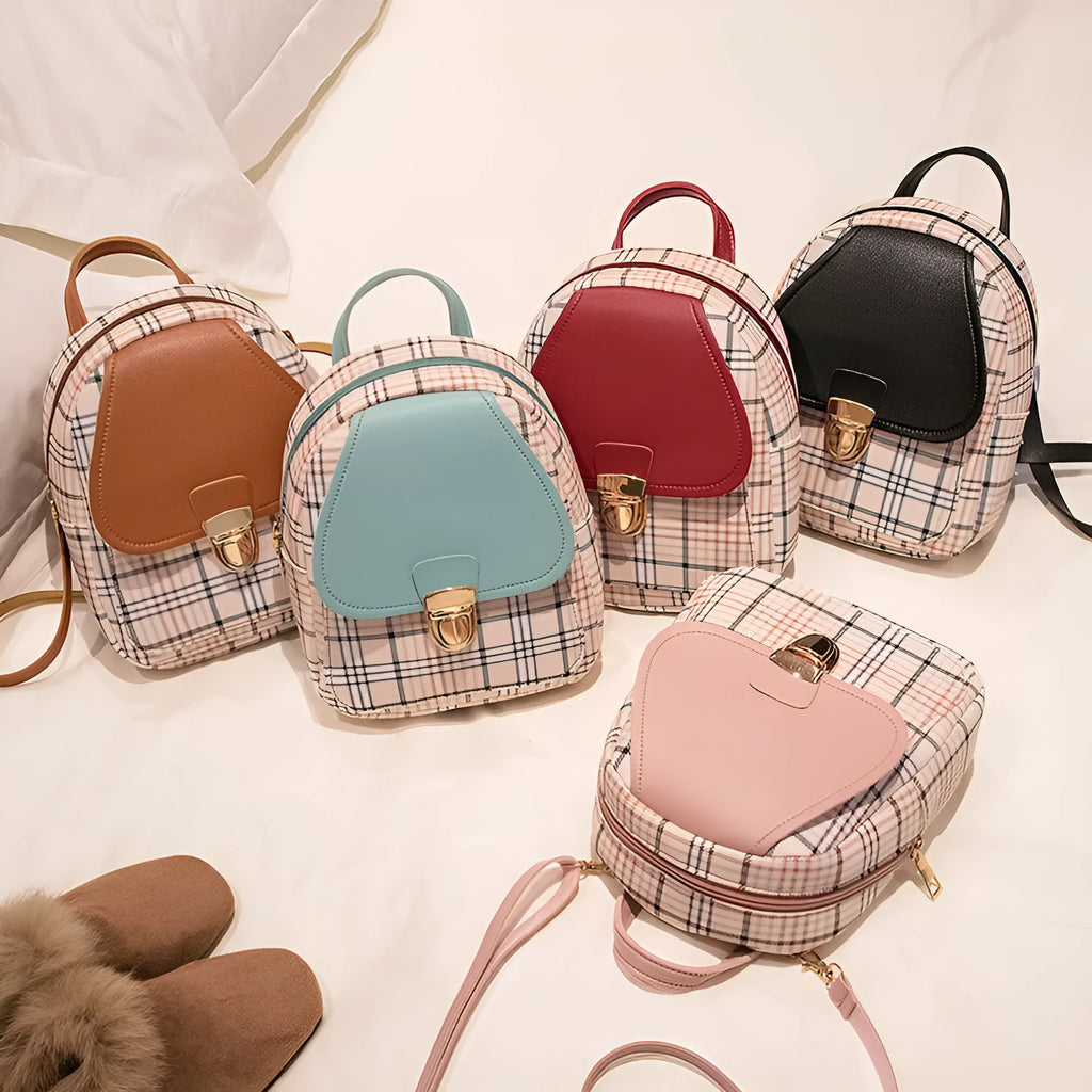 Smooth PU leather one shoulder diagonal phone bag in black.