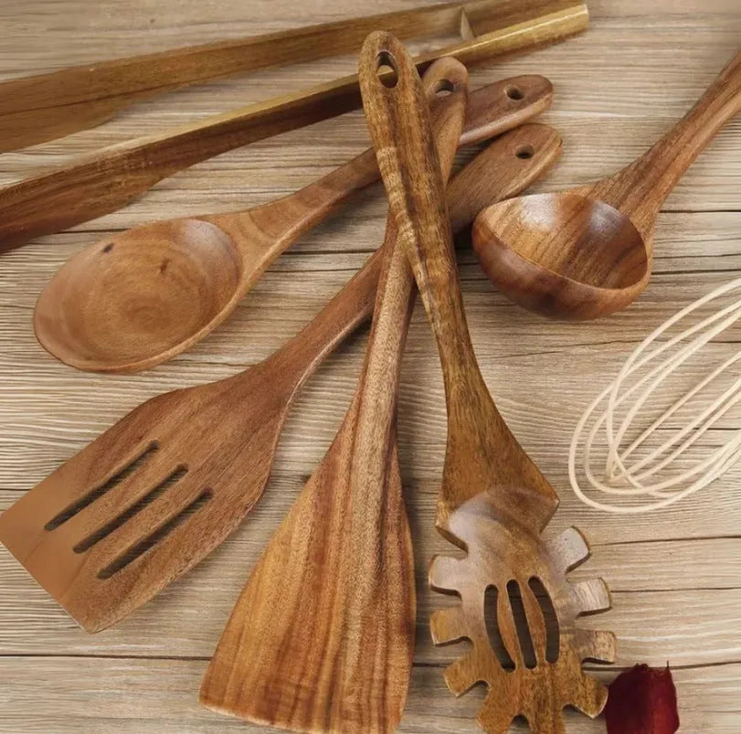 7-piece wooden cooking utensil set with spoons and shovels for non-stick pans