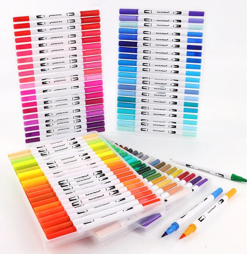 Set of watercolour brush pens with nylon tips in a case, showing multiple colours for illustration and calligraphy.