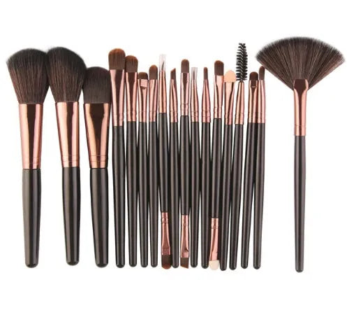 MAANGE 18-piece makeup brush set with fan-shaped contouring brushes