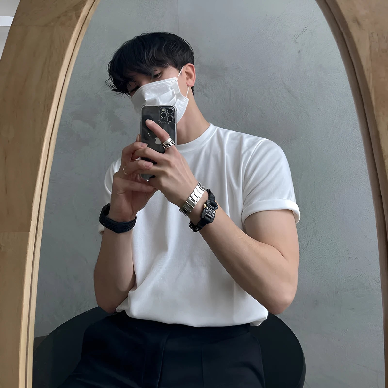 Men's slim fit cotton T-shirt in white or black with half sleeves