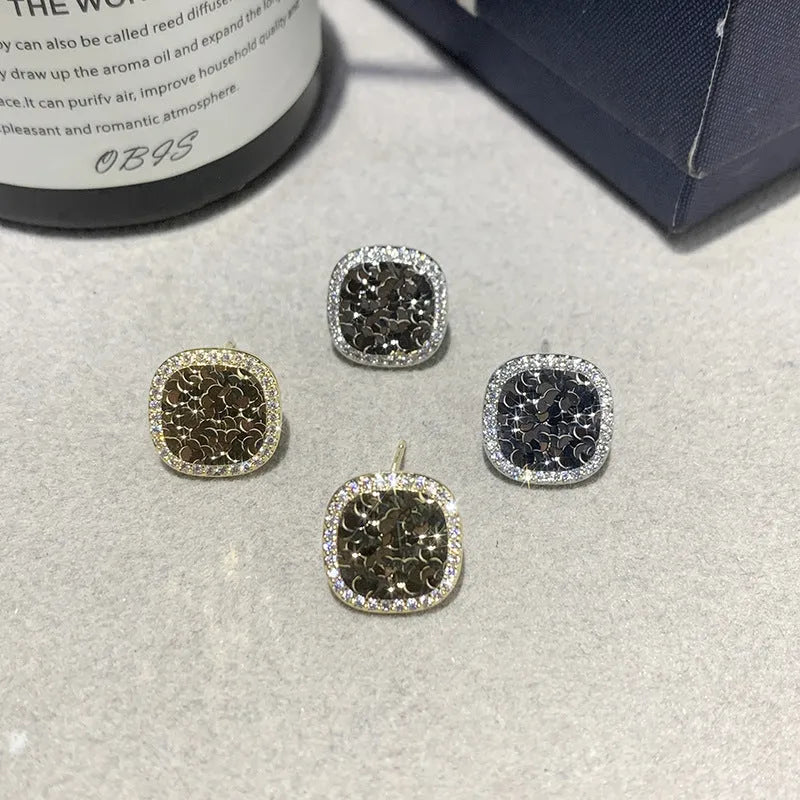 Retro French crystal square earstuds with gold finish and square crystal centre