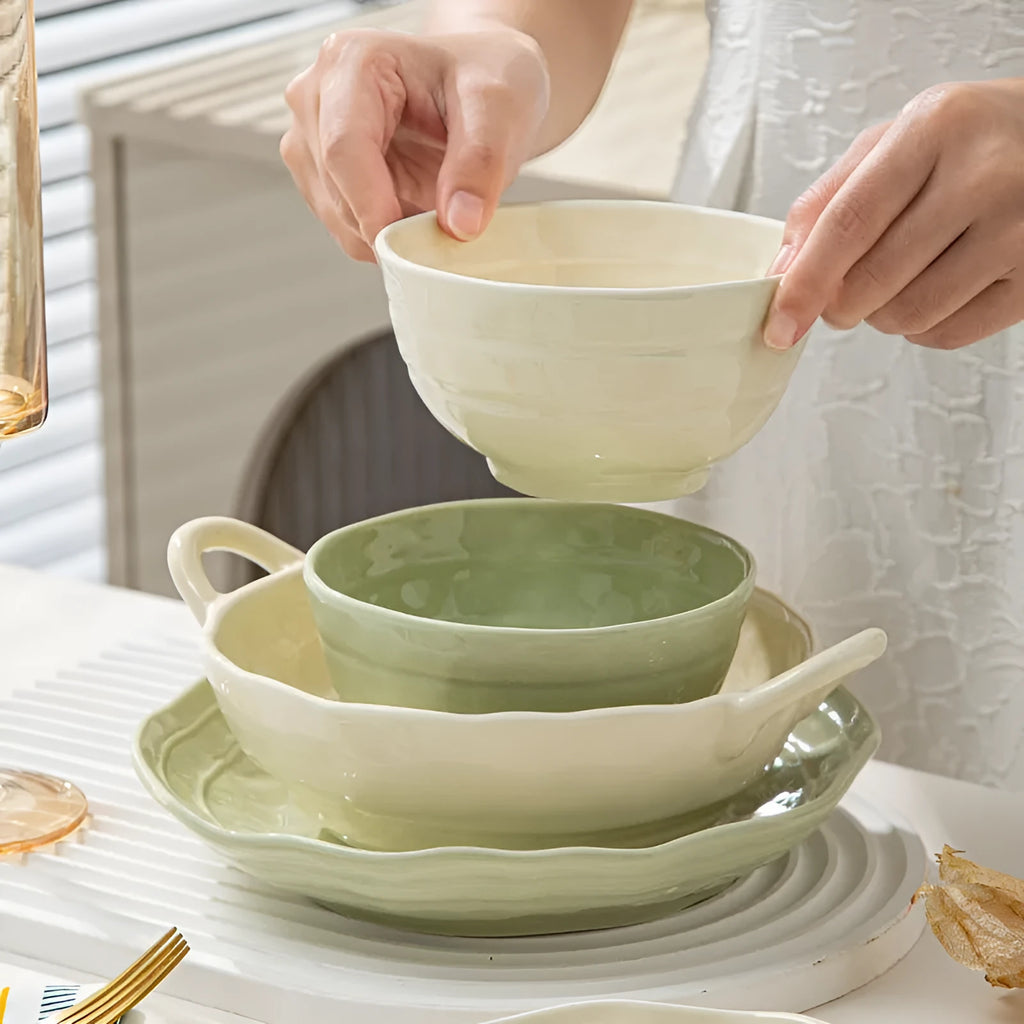 Seven-piece solid colour ceramic dinnerware set in gift box packaging
