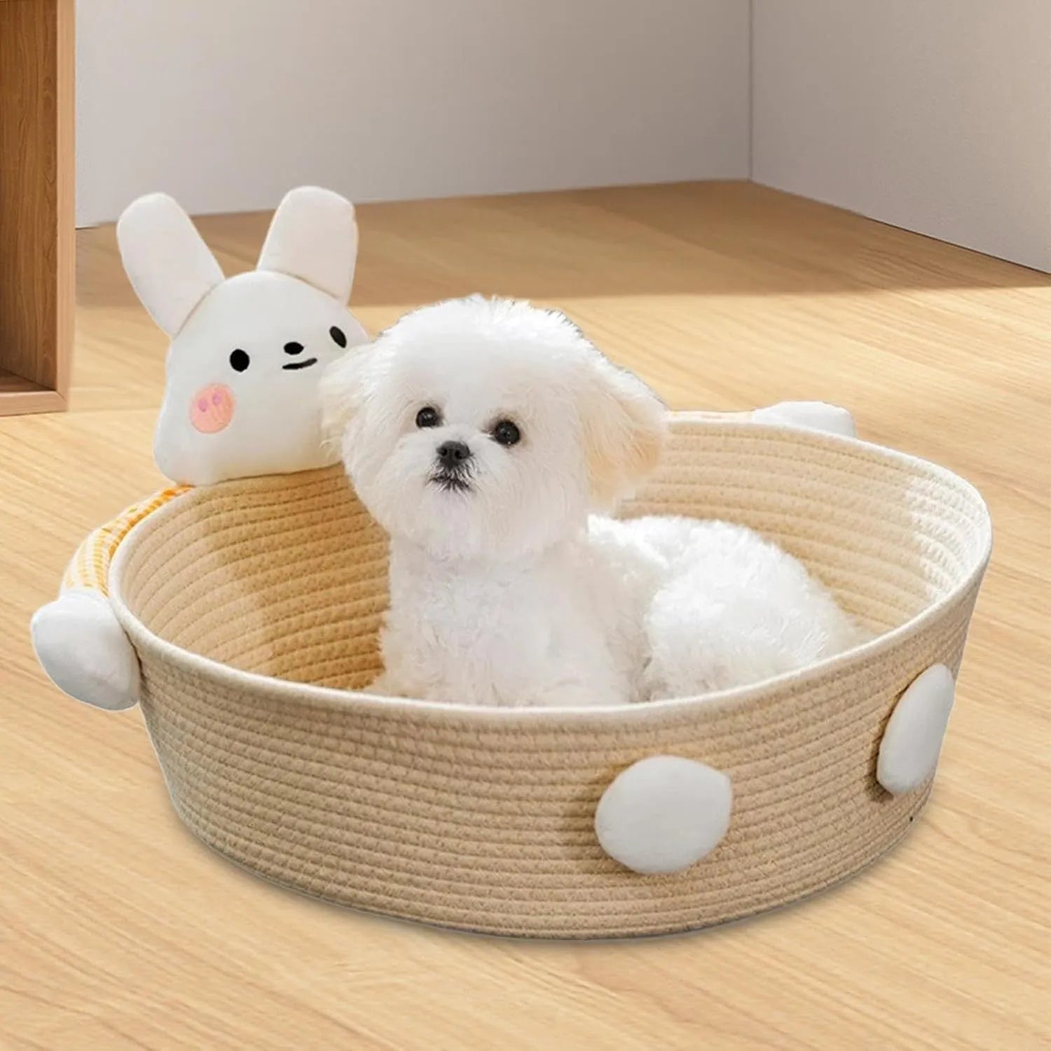 Woven cotton rope cat bed with integrated scratch board in bear design