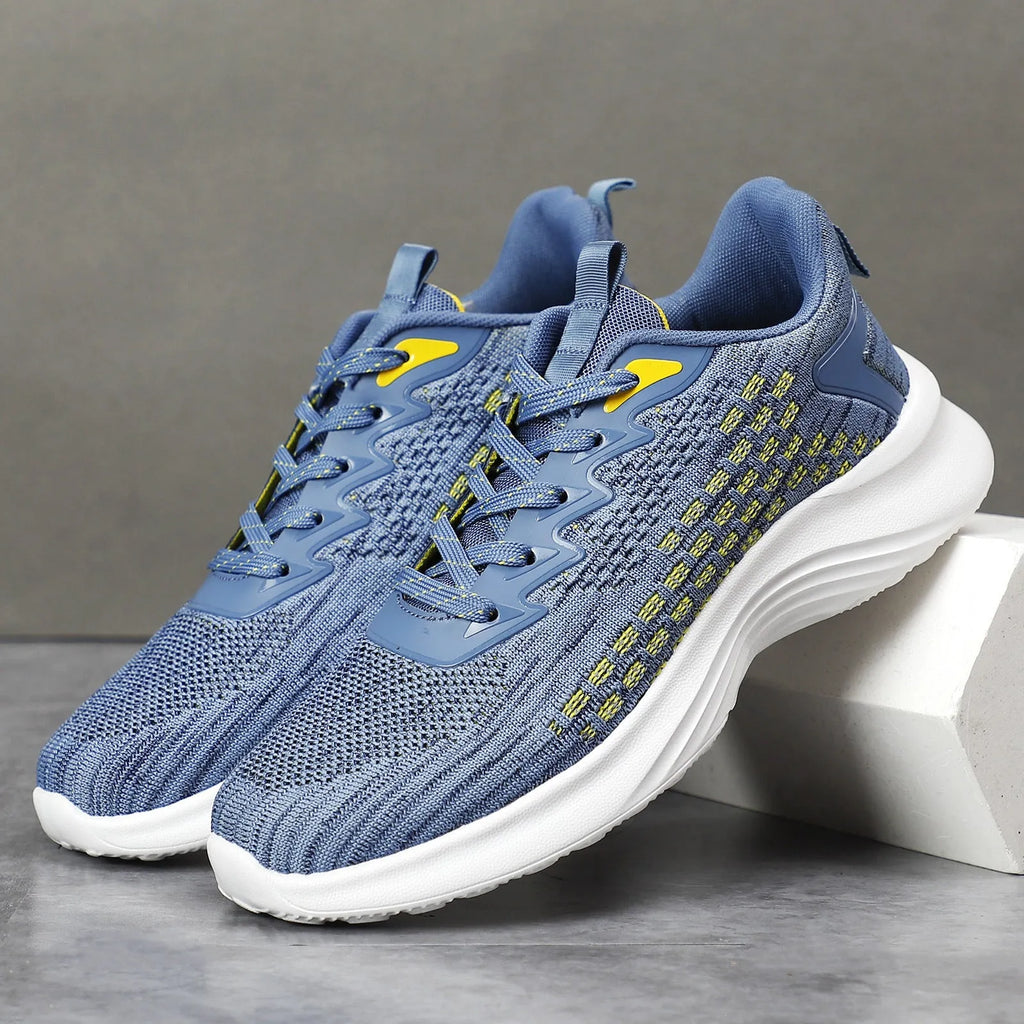 Women's lavender purple Flyknit running shoes with striped pattern and mesh lining