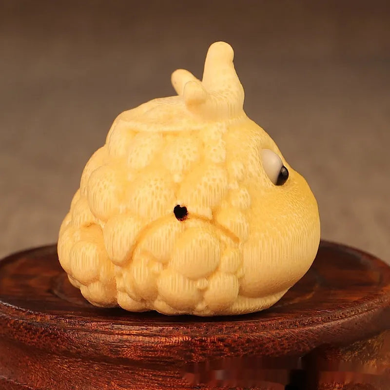 Solid bamboo hand-carved Crown Princess Toad figurine ornament in cute style