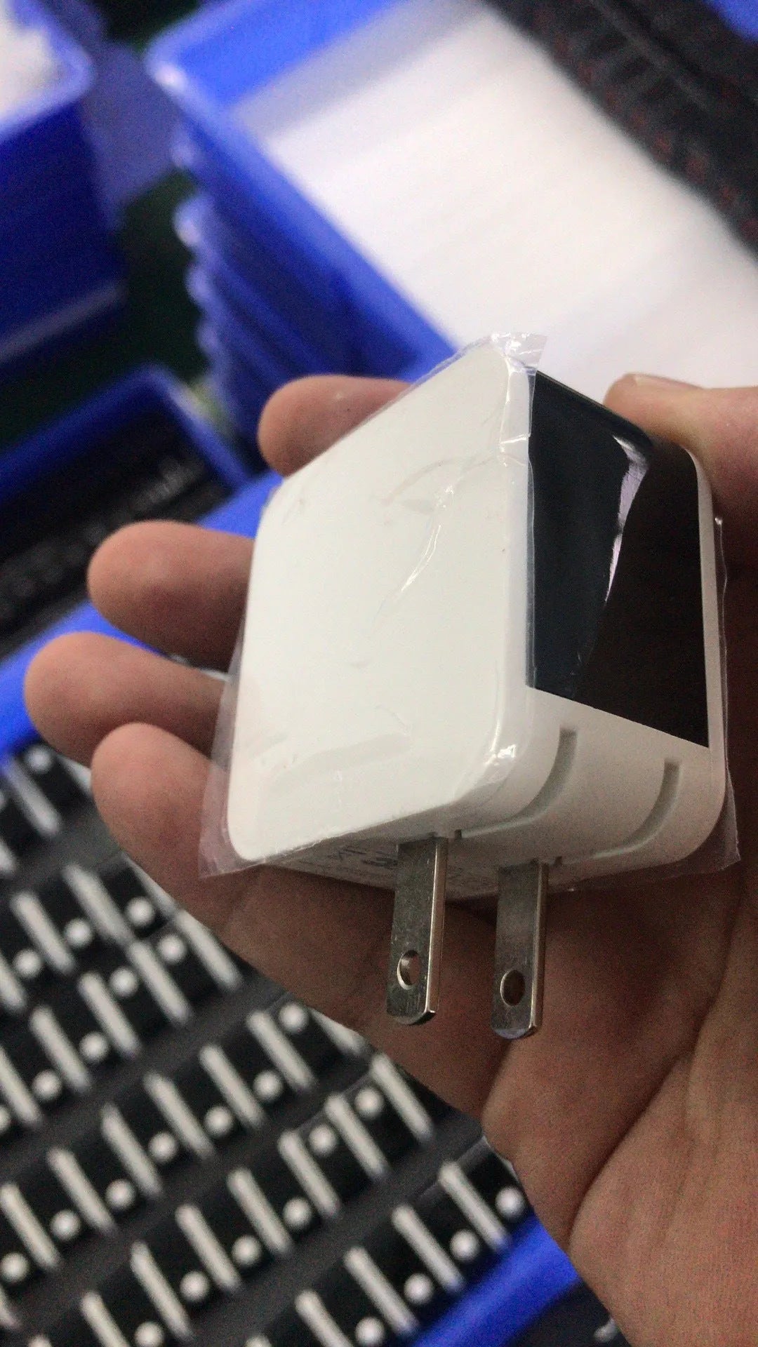 5V2.4A dual USB fast travel charger with digital display in black, white, or red colour options